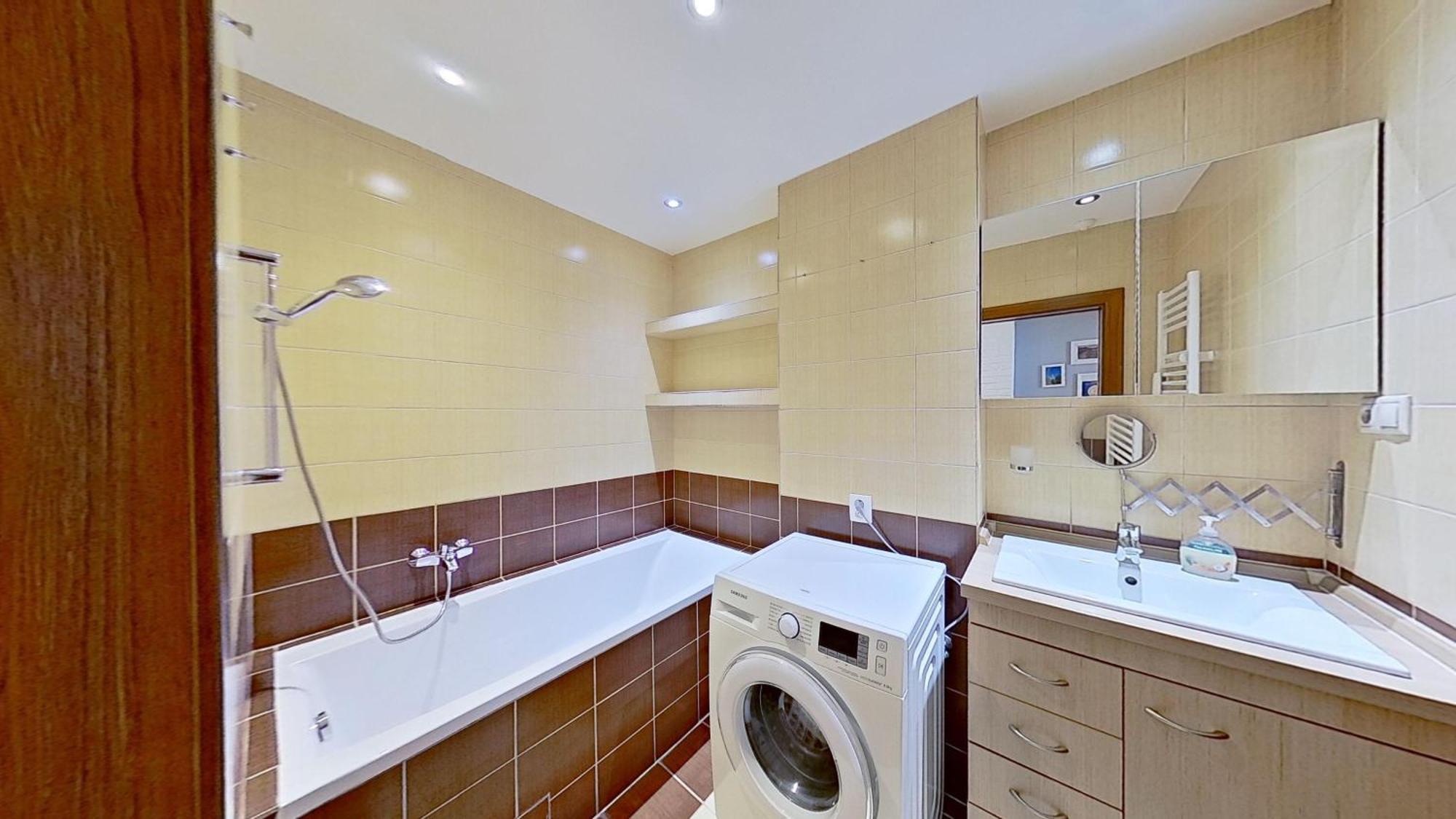 2Br Apt With Free Garage Parking, Close To The Historic Centre Bratysława Zewnętrze zdjęcie